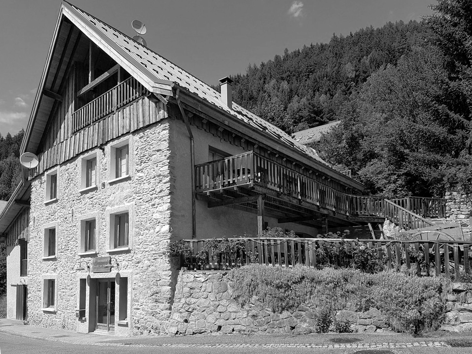 lingayoni frontview chalet